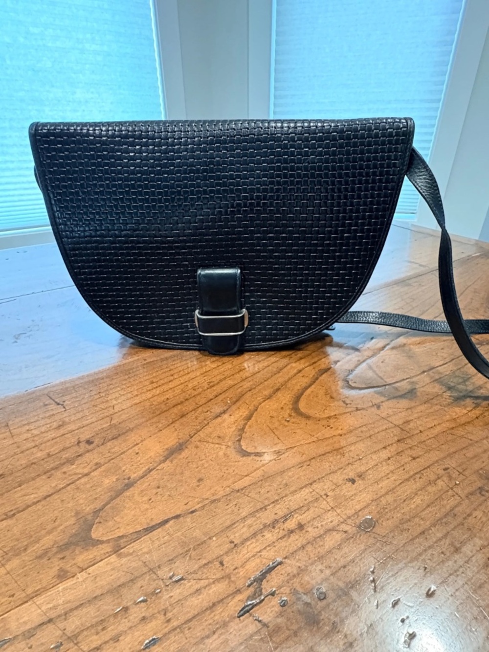 VTG High Fashion Handbags Mode Italy Black Woven Leather Saddle Crossbody Bag